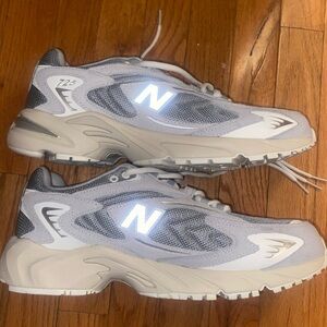 New Balance 725 sneakers